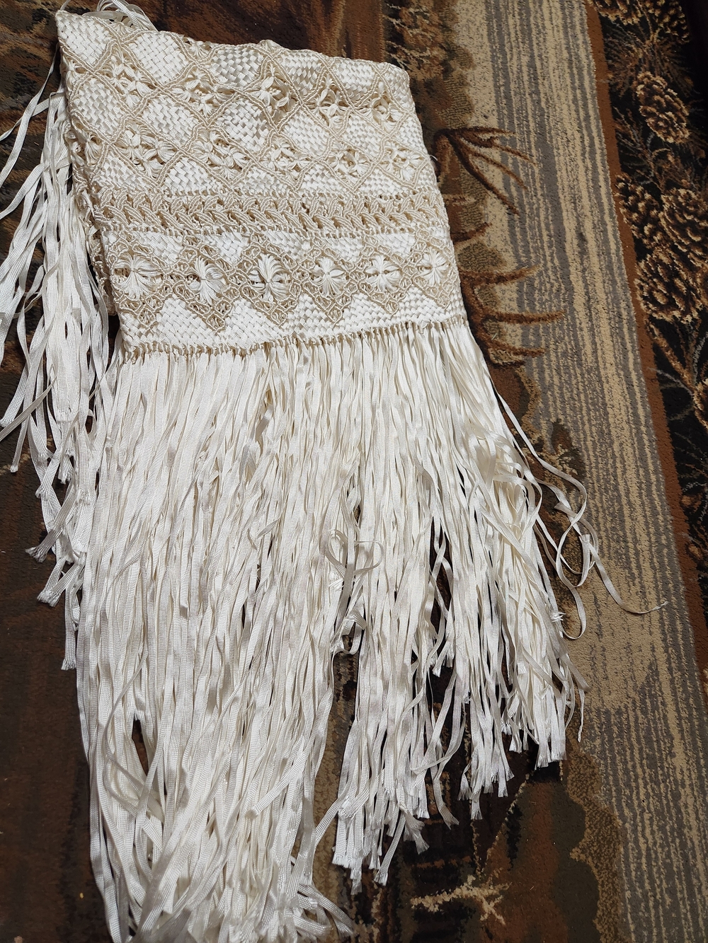 Vintage Shaul Handmade Cream Macramé with Fringe - Picture 3 of 12